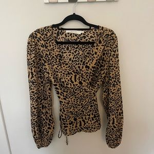 Balloon sleeve wrap top with v neck detail